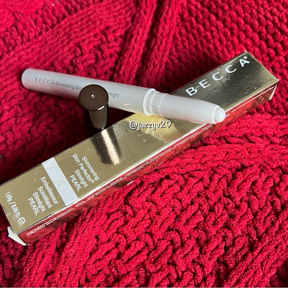 ✨Becca Cosmetics Shimmering Skin Perfector Slimlight✨ - Picture 4 of 5